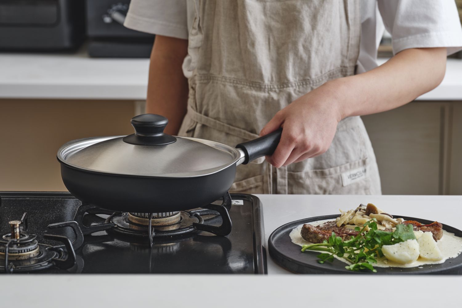 柳宗理 鉄フライパン マグマプレートふた付 ＜２２ｃｍ＞